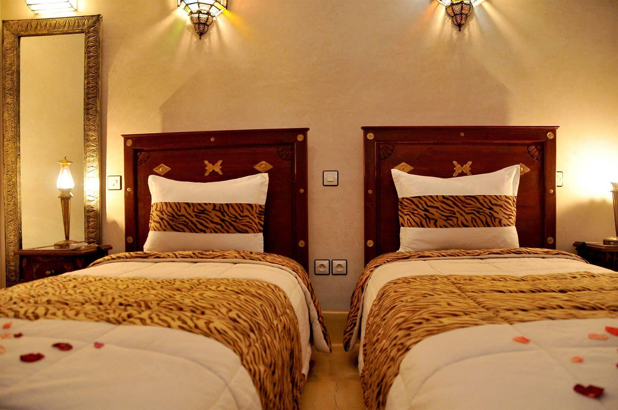 Lila 4*